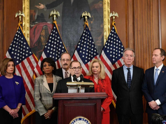Anuncian dos acusaciones en el proceso de juicio político contra Trump