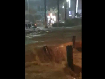 Mujer es arrastrada por corriente tras lluvia en BCS