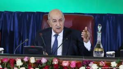 Presidente de Argelia hospitalizado por sufrir Covid-19