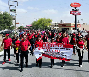 Convocan maestros a paro de labores