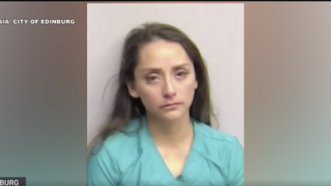 Accidente entre tres vehículos en Edinburg deja un detenido