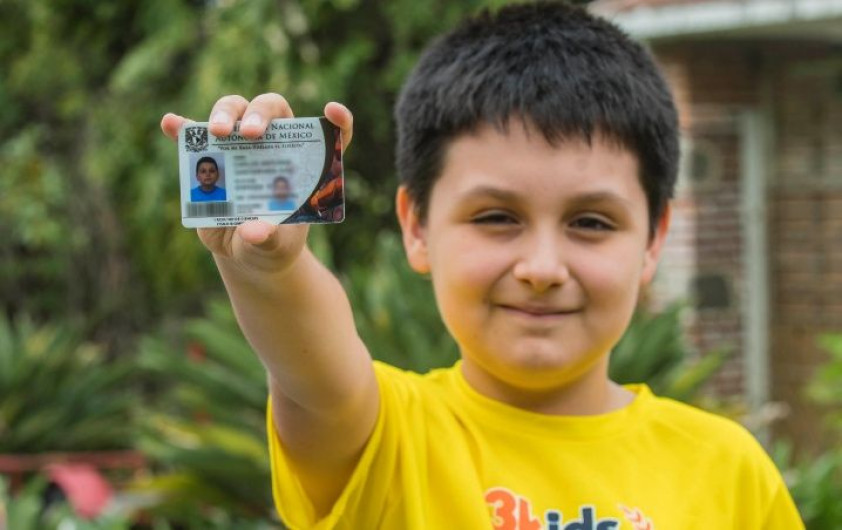  Otorgan amparo a niño genio de la UNAM tras sufrir acoso