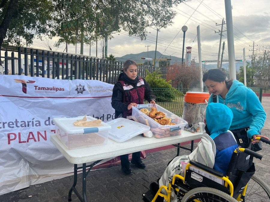 Guardia Estatal de Género apoya a familias viajeras y en el Hospital Infantil ante bajas temperaturas