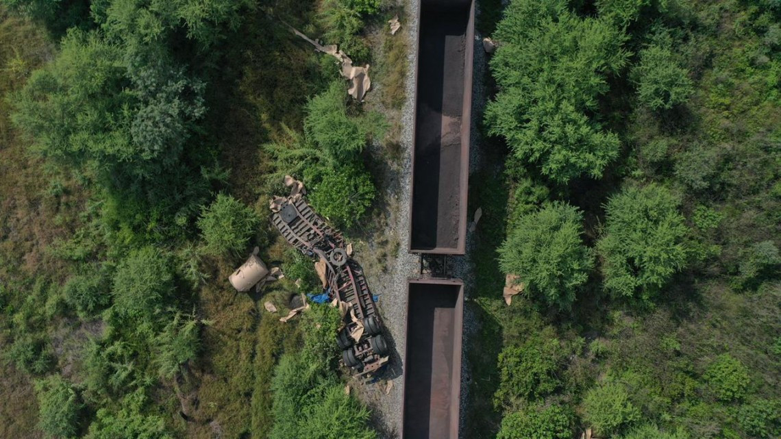 Choque entre tren y trailer provoca caos vehicular y filas de más de 10 kilómetros 