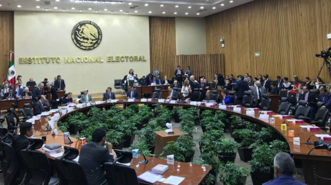 Más de 100 organizaciones buscan ser partido político