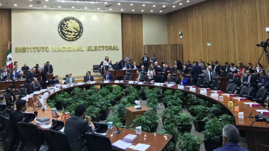 Más de 100 organizaciones buscan ser partido político