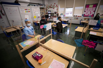 Escuelas públicas de Los Ángeles exigirán que sus alumnos estén vacunados