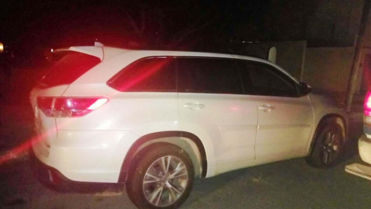 SSPT asegura camioneta con reporte de robo y marihuana