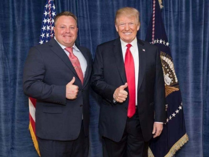 FBI visita al principal donante de campaña de Trump