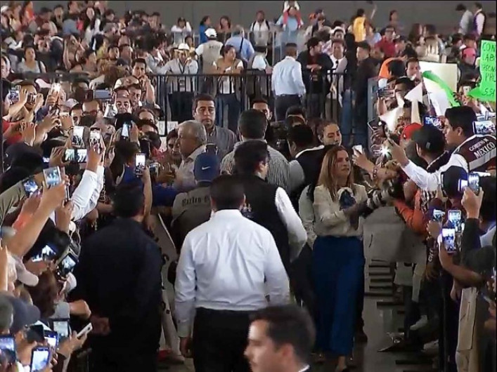 Pide AMLO elección “limpias y libres” en Puebla