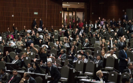 Aprueban ley para ubicar a “súperdelegados” 