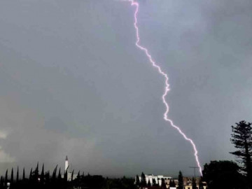 Rayo lesiona a 3 personas en Hidalgo