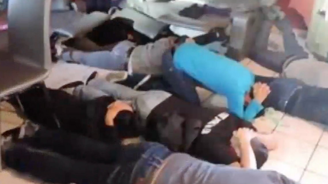 Rescatan 51 inmigrantes en casas de seguridad