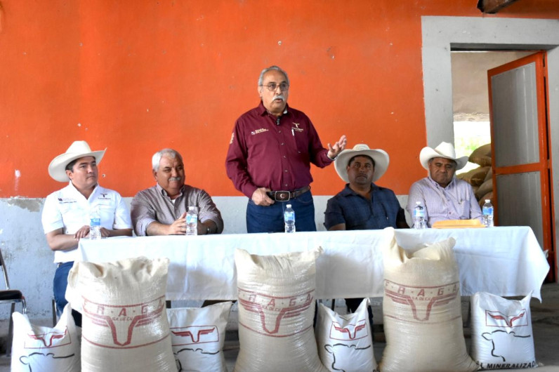 Reciben insumos productores pecuarios del altiplano