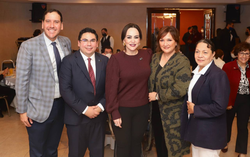 Gobierno Municipal impulsa la preparación profesional de personal de la salud