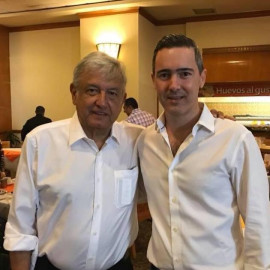 AMLO ratifica a JR como candidato oficial a la alcaldía