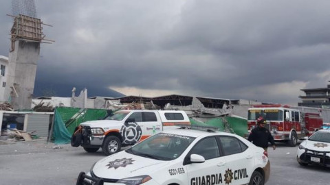 Al menos 3 muertos y 10 atrapados tras derrumbe de obra en Monterrey