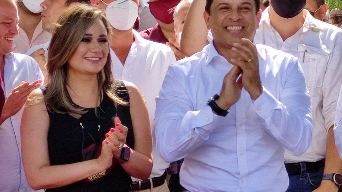 Eduardo Gattas recibe constancia de alcalde electo de Cd. Victoria