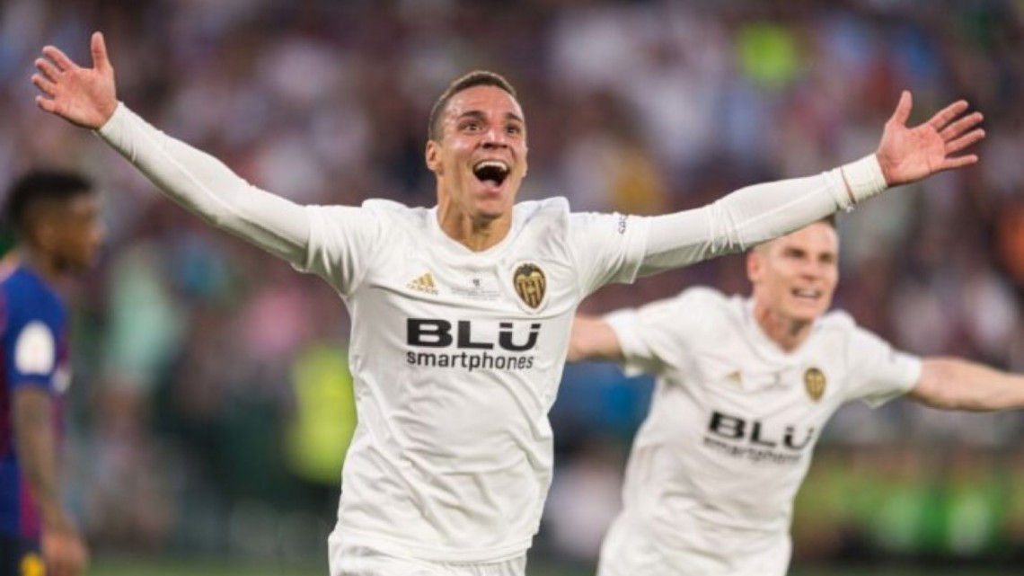 El Valencia gana su octava Copa del Rey al imponerse al Barcelona