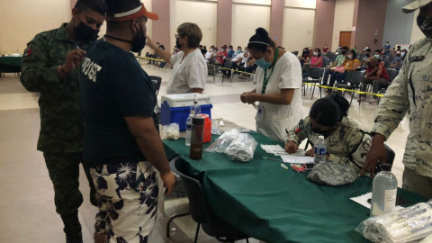 Durante dos días vacunan contra Covid-19 a 38 mil 590 personas en Nuevo Laredo  