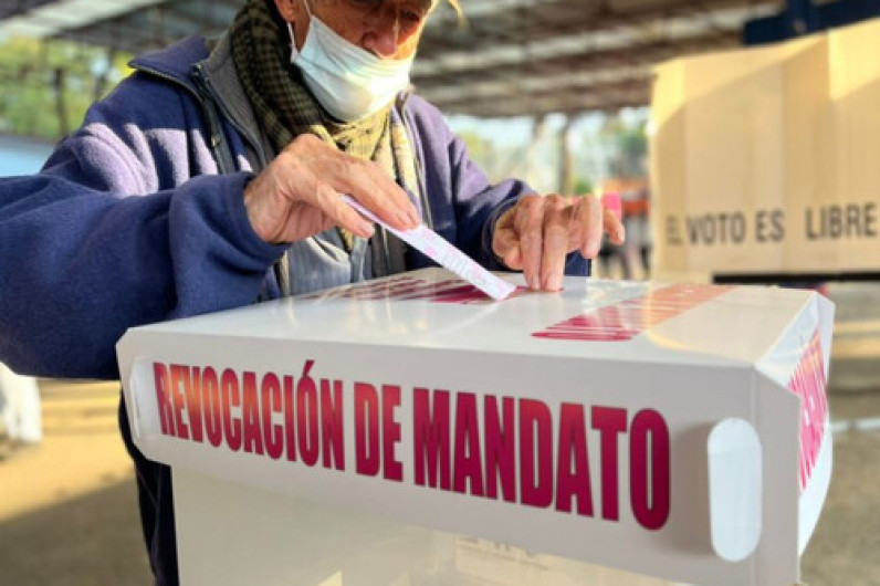 Morena frena discusión sobre empalme de revocación con elecciones