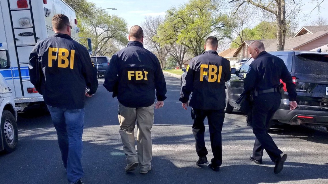 Alerta en Texas por paquete-bomba que dejó 2 muertos