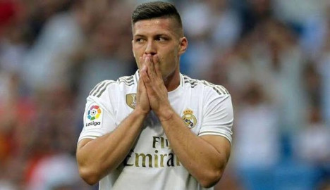 Luka Jovic es aislado por sospecha de contagio de COVID-19
