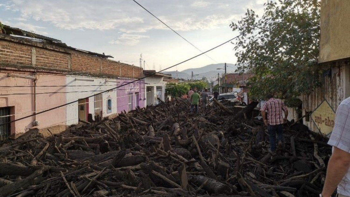3 muertos tras desbordamiento de río en San Gabriel