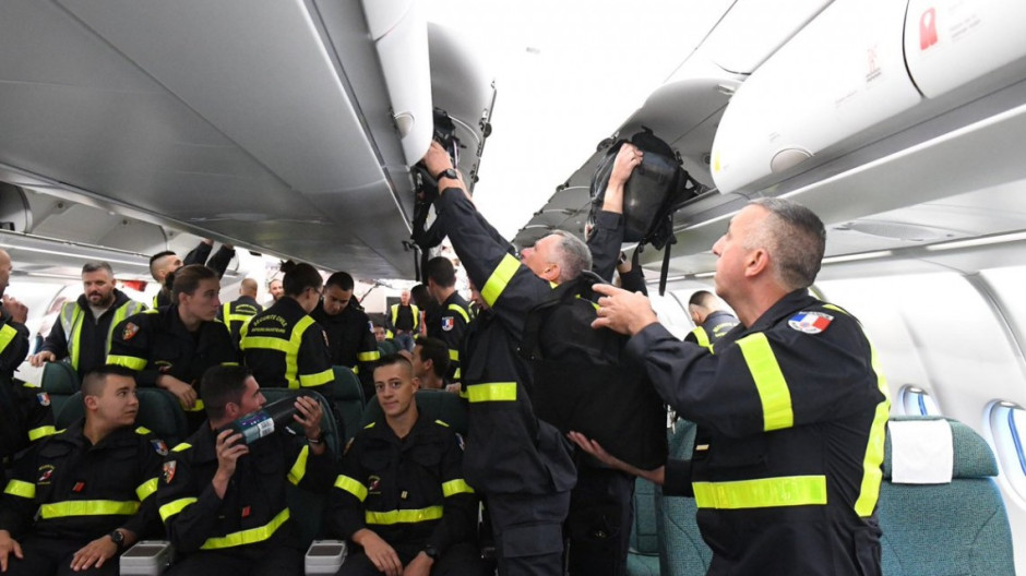 Bolivia recibe ayuda de Francia para combatir incendios