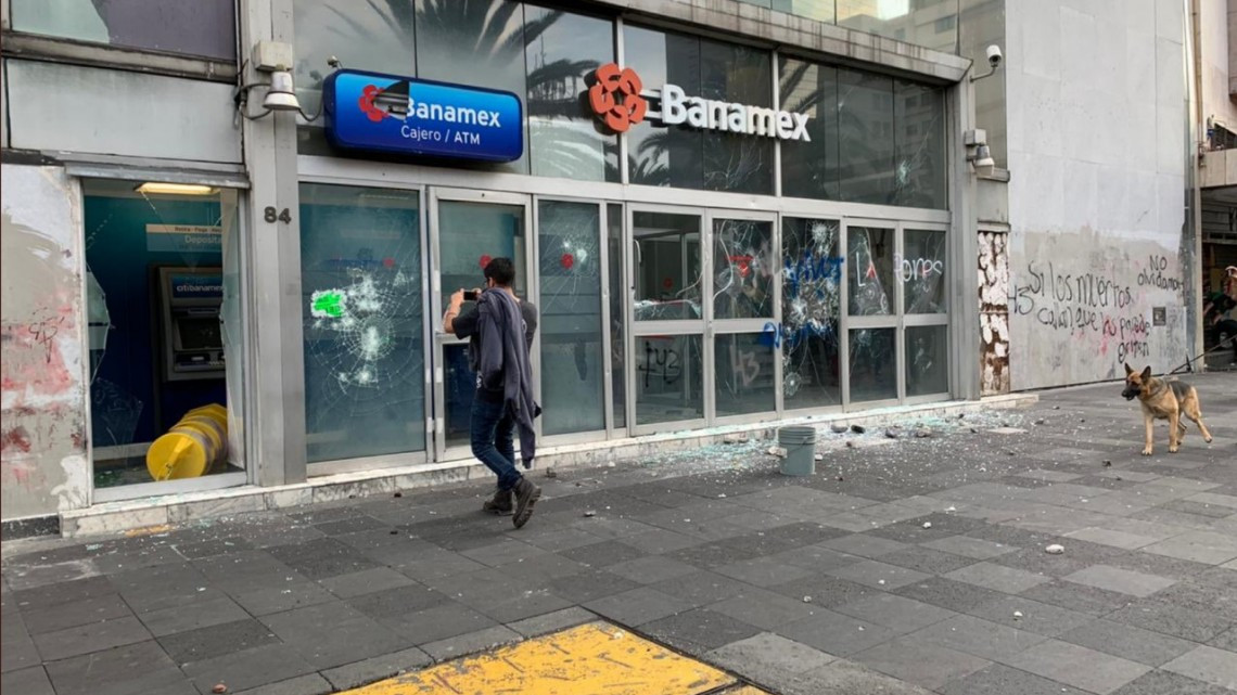 A 5 años del caso Ayotzinapa, manifestaciones en México y el Mundo exigen justicia