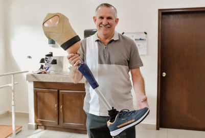 DIF entrega prótesis a pacientes del Centro de Rehabilitación Integral