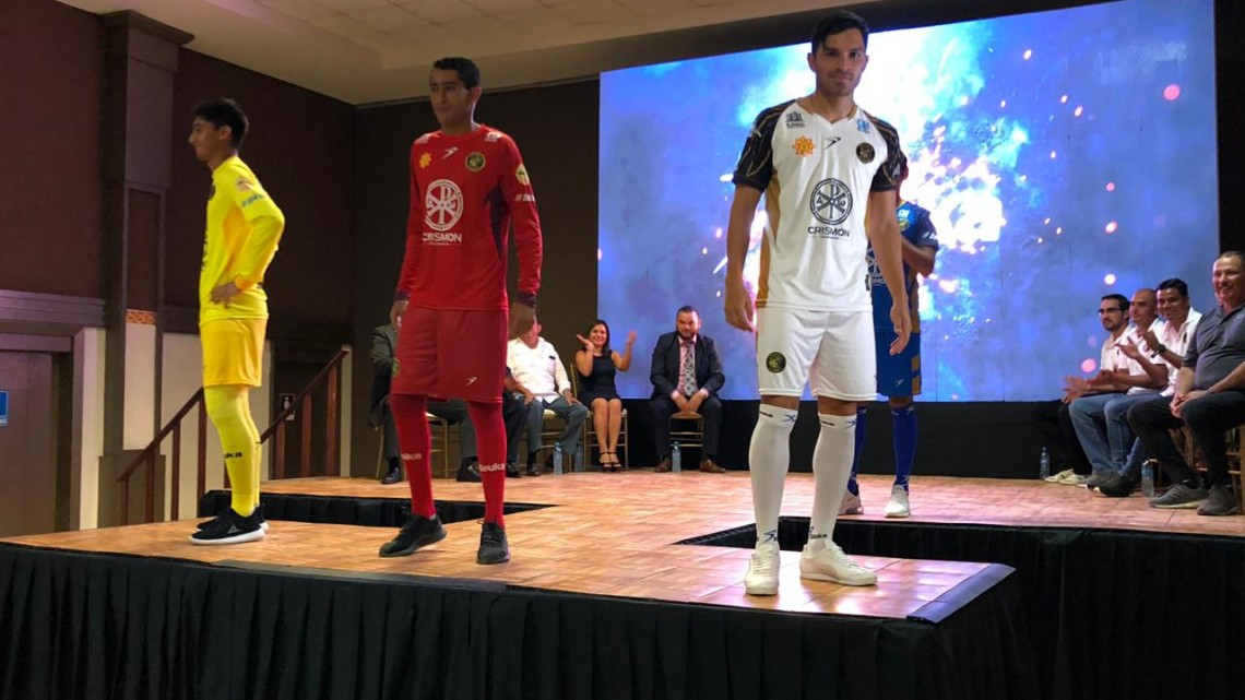 Presentan la nueva armadura de Gavilanes FC 