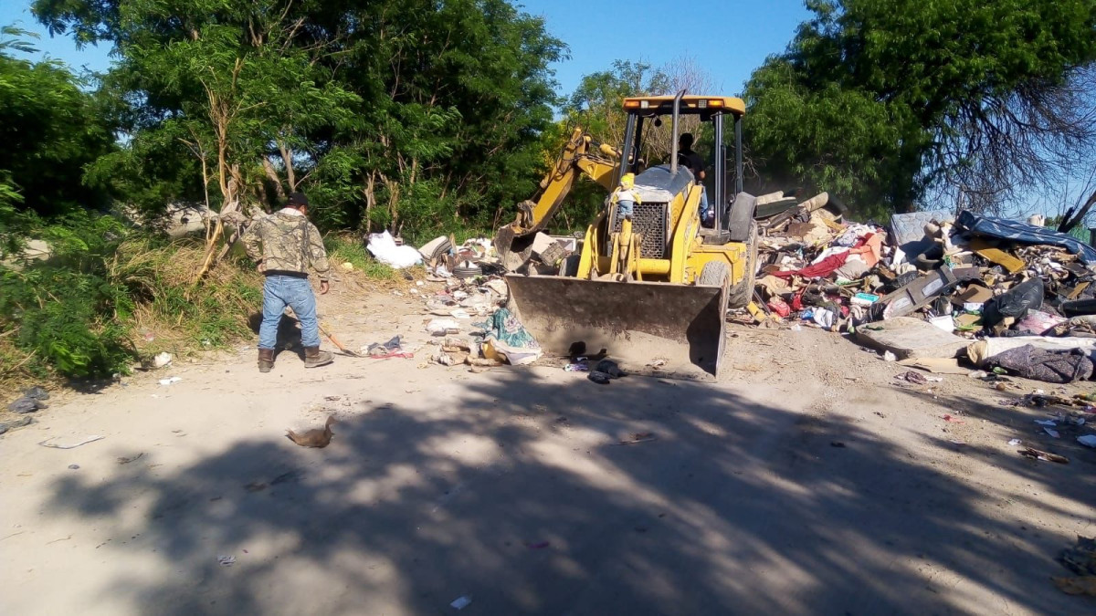 Crucial participación de familias en descacharrización y limpieza de Reynosa 