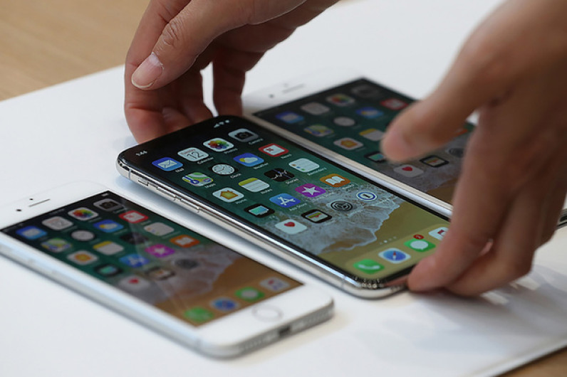 Apple lanzaría tres iPhone a bajo precio