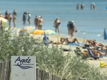 Piden usar cubrebocas a nudistas en Francia