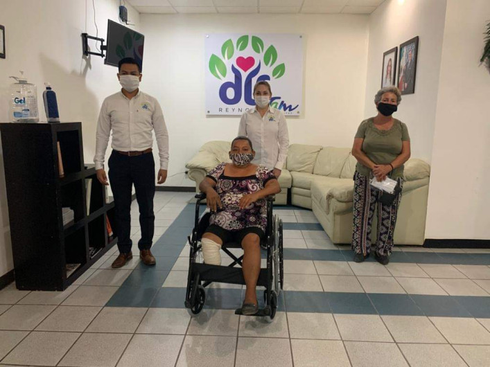 Entrega DIF Reynosa andadores y sillas de ruedas