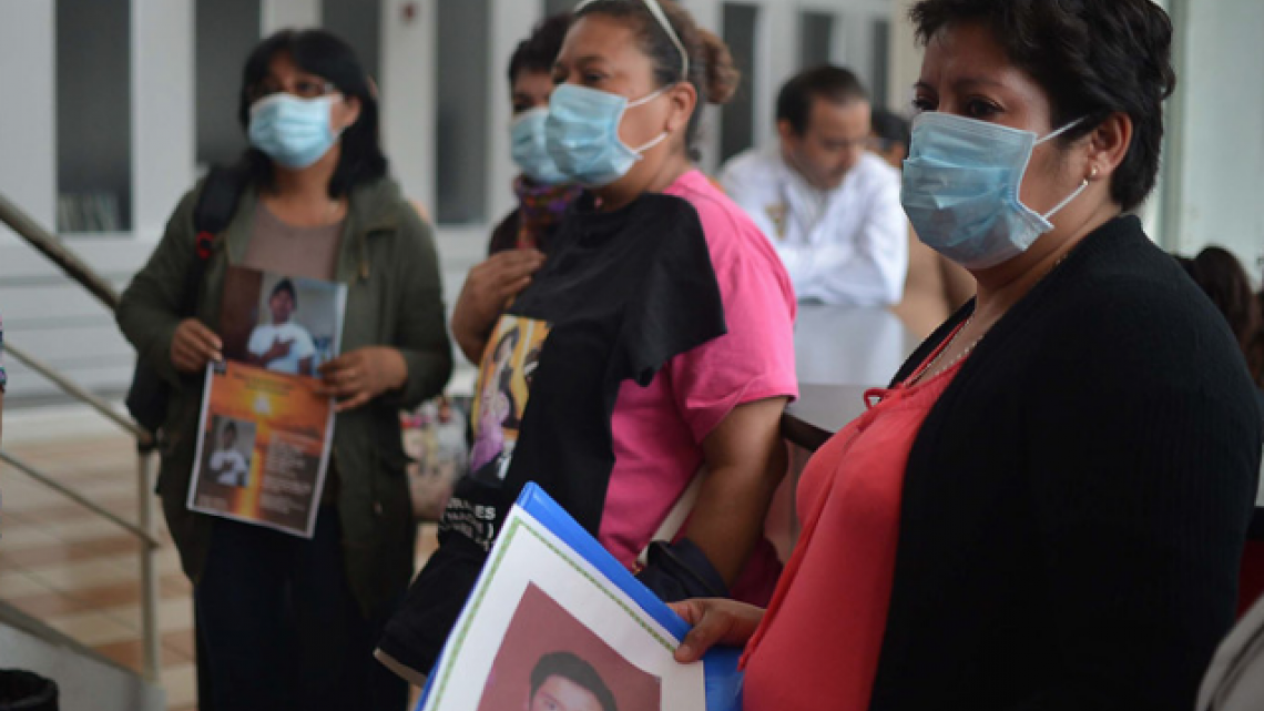 Encuentran ropa de bebé en las fosas clandestinas de Veracruz