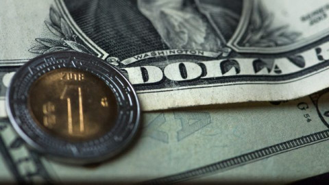 Fuerte caída del mercado tras renuncia de Urzúa