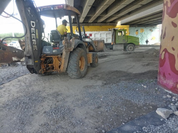 Transforman y embellecen crucero del puente "El Húngaro"