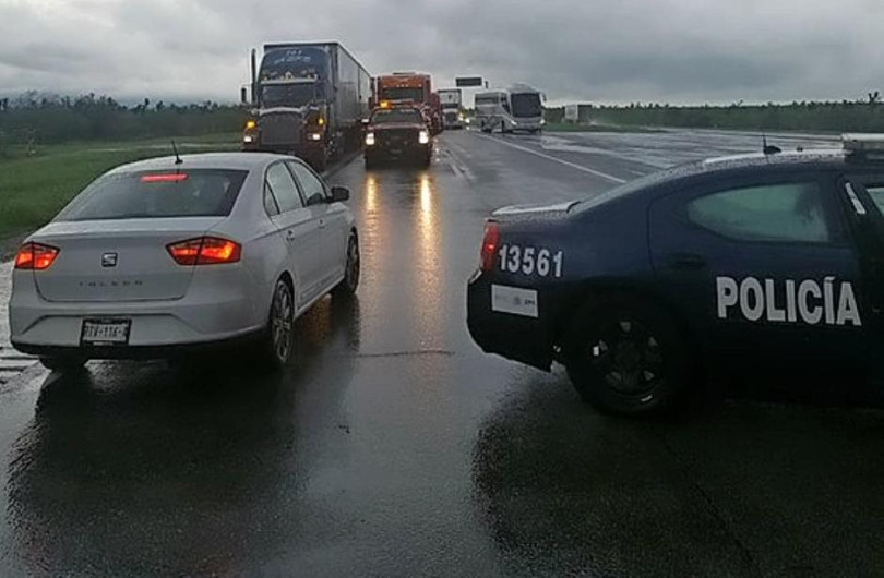 Cierran carretera Monterrey- Nuevo Laredo por inundaciones