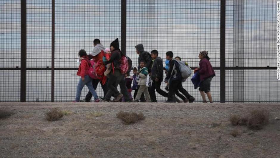 Mujer transgénero muere en custodia del ICE