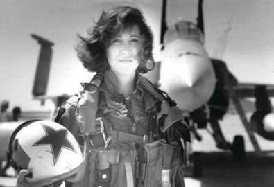 Tammie Jo Shults, la piloto que aterrizó de emergencia el avión de Southwest