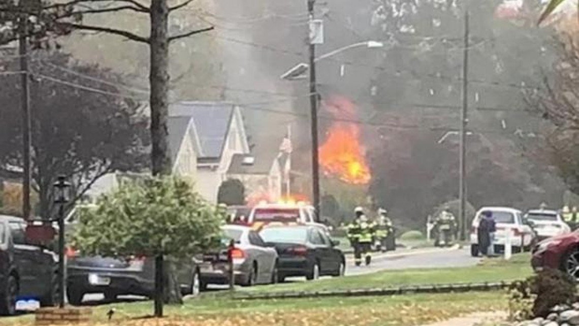 Se estrella una avioneta en zona habitacional de Nueva Jersey