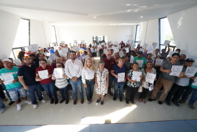 Gobierno Municipal impulsa regularización de viviendas en la colonia Las Torres con entrega de subsidios