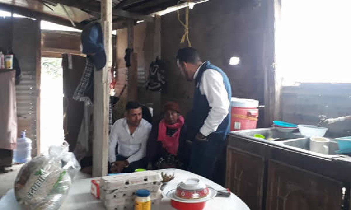 Entregan apoyos a familias vulnerables en Miguel Alemán 