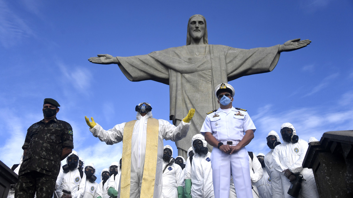 A pesar de epidemia, Brasil abre Cristo Redentor a visitantes