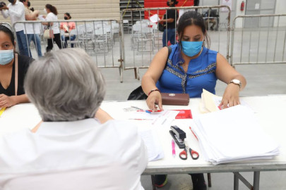 Continúa repartición de Becas Una Nueva Era