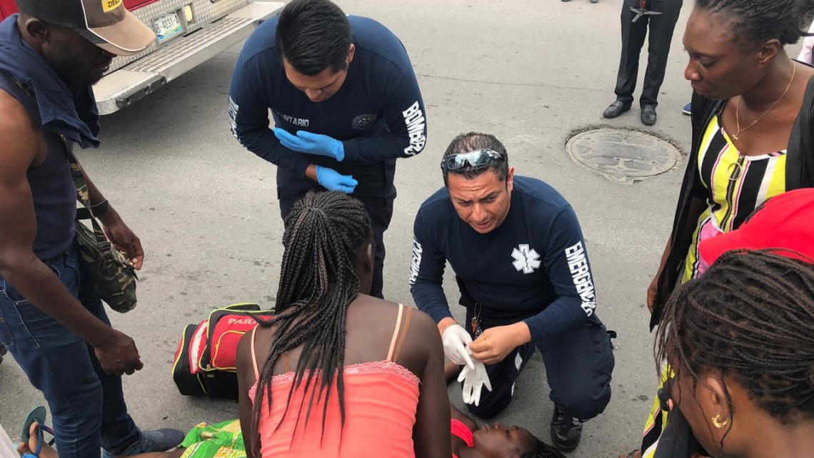 Migrantes Africanos protagonizan riña