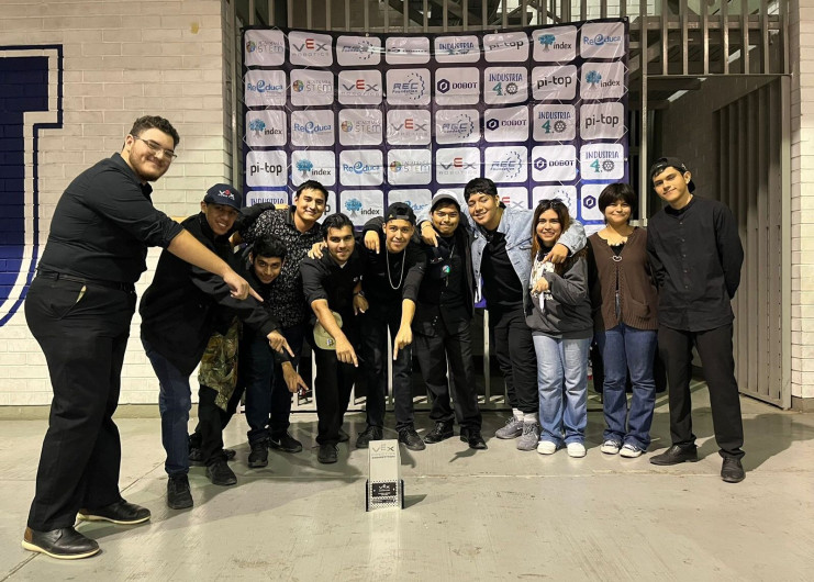 Ganan estudiantes de la Universidad Tecnológica de Nuevo Laredo tercer lugar en torneo de robótica