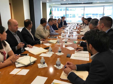 Ebrard llega a embajada de México en Washington, D.C